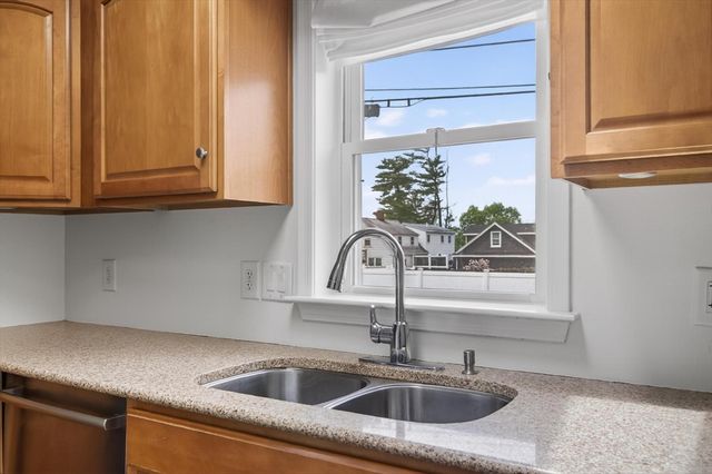 11 Rahway Rd, Burlington, MA 01803
