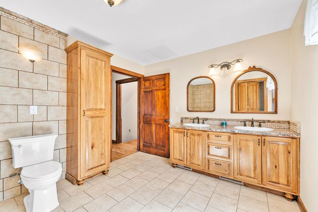 361 4th Street, Plainwell, MI 49080