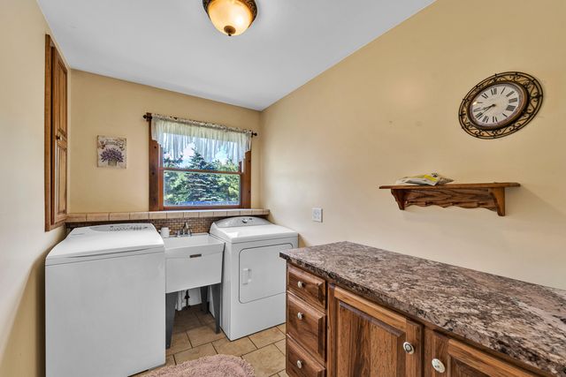 361 4th Street, Plainwell, MI 49080