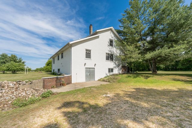 361 4th Street, Plainwell, MI 49080