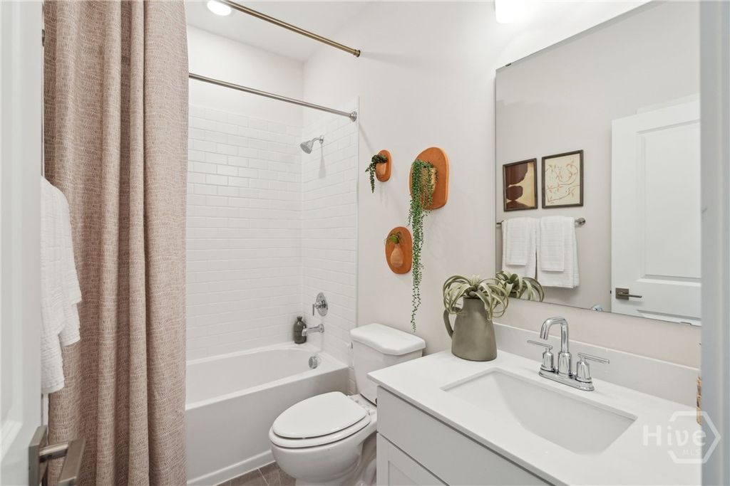 Image 12 of property listing at 199 Mage Street, Savannah, GA 31302