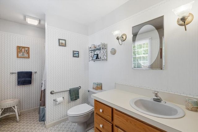 98 Bray Farm Rd S, Yarmouth, MA 02675