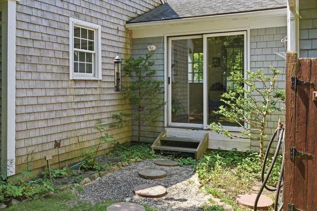 98 Bray Farm Rd S, Yarmouth, MA 02675