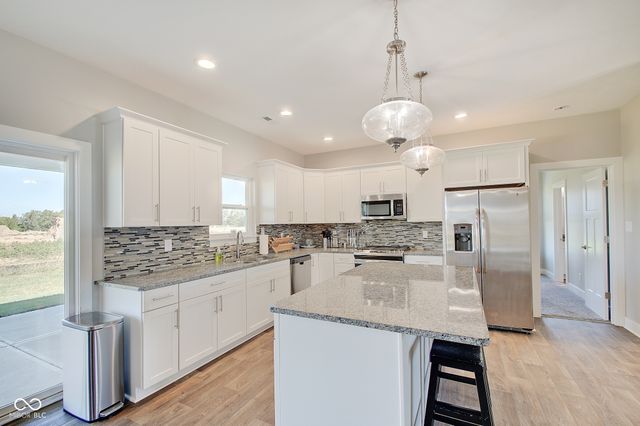 646 N Sobota Way, Trafalgar, IN 46181