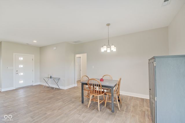 646 N Sobota Way, Trafalgar, IN 46181