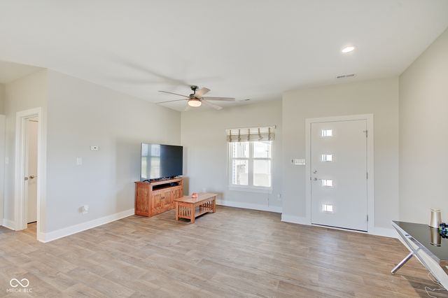 646 N Sobota Way, Trafalgar, IN 46181