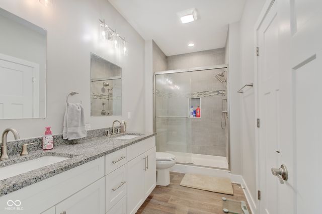 646 N Sobota Way, Trafalgar, IN 46181