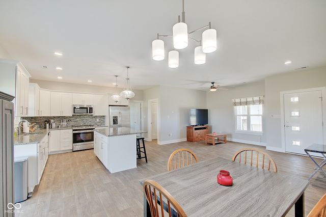 646 N Sobota Way, Trafalgar, IN 46181