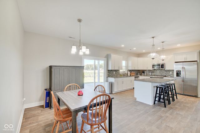 646 N Sobota Way, Trafalgar, IN 46181