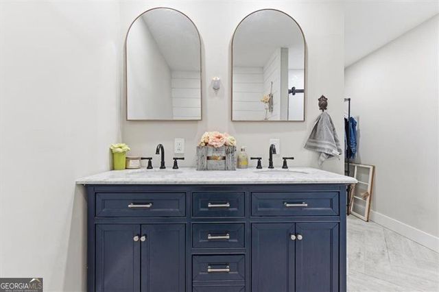 121 RIPLEY Avenue, Adairsville, GA 30103