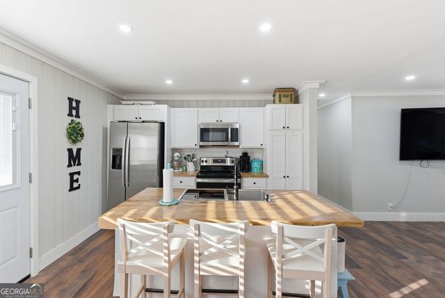 121 RIPLEY Avenue, Adairsville, GA 30103