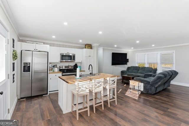 121 RIPLEY Avenue, Adairsville, GA 30103