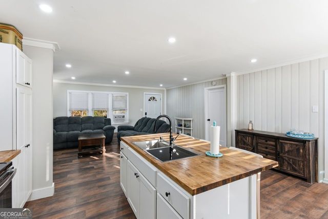 121 RIPLEY Avenue, Adairsville, GA 30103