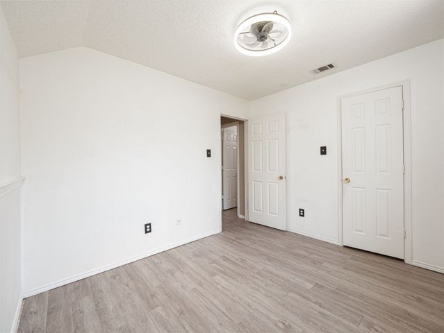 907 Freshwood Court, Arlington, TX 76017