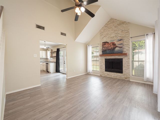 907 Freshwood Court, Arlington, TX 76017