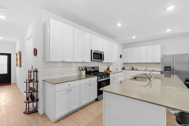 6035 Companion Rd, Bulverde, TX 78163