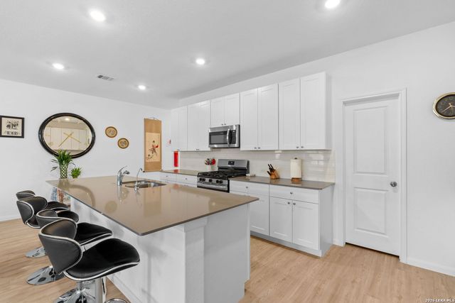 6035 Companion Rd, Bulverde, TX 78163