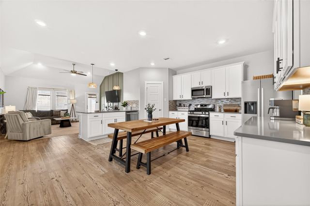 17681 Tree Of Heaven, Conroe, TX 77385