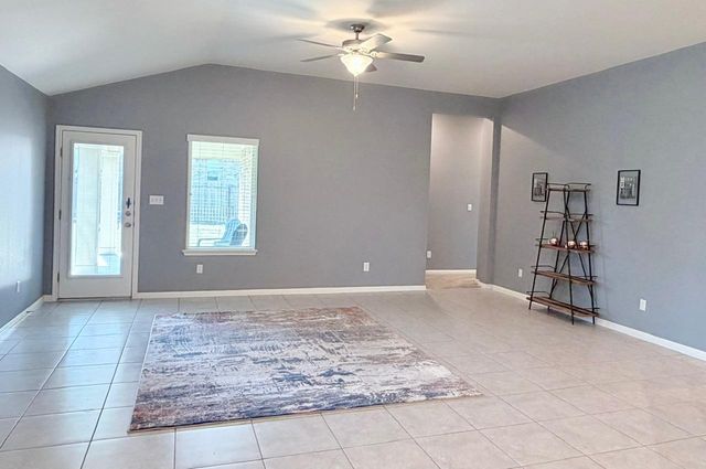 1005 Sundrops ST, Leander, TX 78641