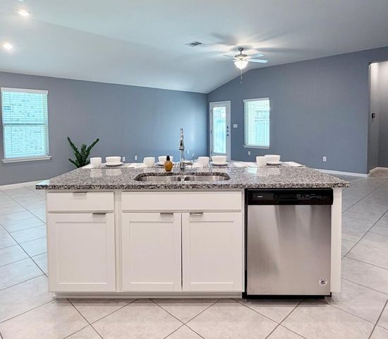 1005 Sundrops ST, Leander, TX 78641