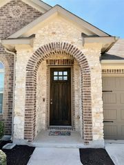 1005 Sundrops ST, Leander, TX 78641