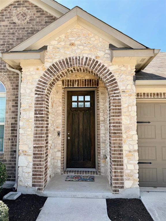 1005 Sundrops ST, Leander, TX 78641