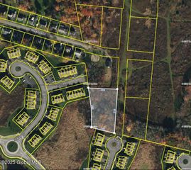 11 Landor Lane, Colonie, NY 12047