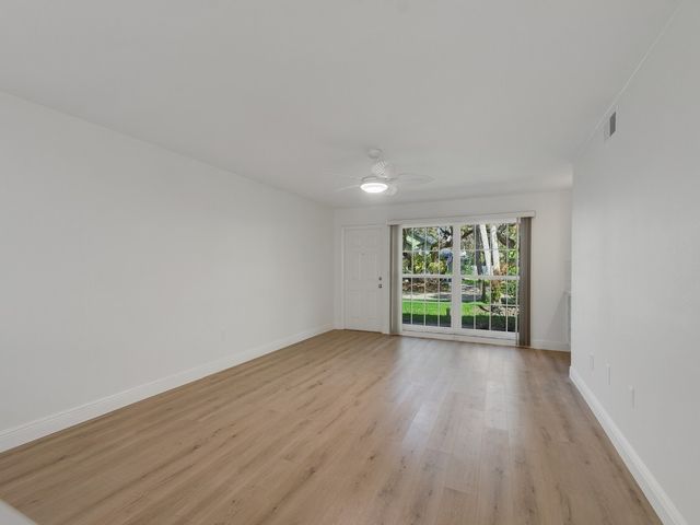 900 Jasmine Lane 101B, Vero Beach, FL 32963