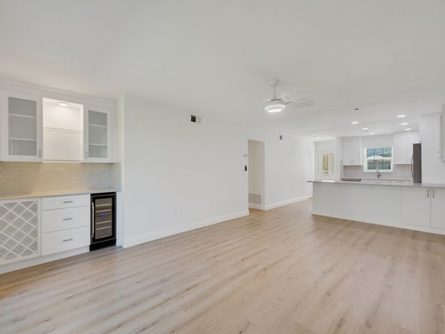 900 Jasmine Lane 101B, Vero Beach, FL 32963