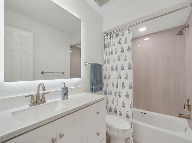 900 Jasmine Lane 101B, Vero Beach, FL 32963