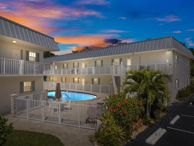 900 Jasmine Lane 101B, Vero Beach, FL 32963