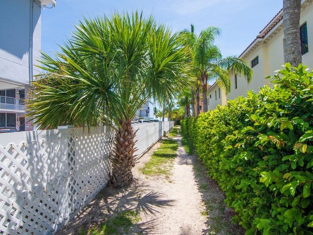 900 Jasmine Lane 101B, Vero Beach, FL 32963