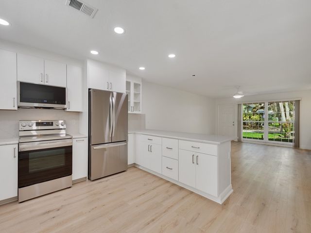 900 Jasmine Lane 101B, Vero Beach, FL 32963