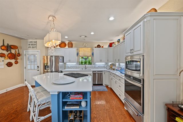 8955 Leslie Court, Benbrook, TX 76126