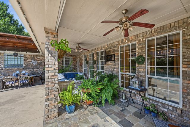 8955 Leslie Court, Benbrook, TX 76126