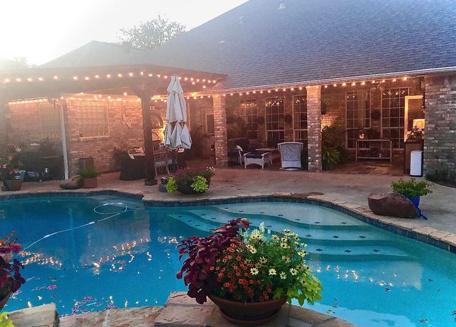 8955 Leslie Court, Benbrook, TX 76126