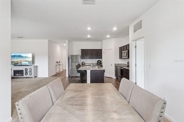903 SHIMMERING OAKS LANE, Seffner, FL 33584