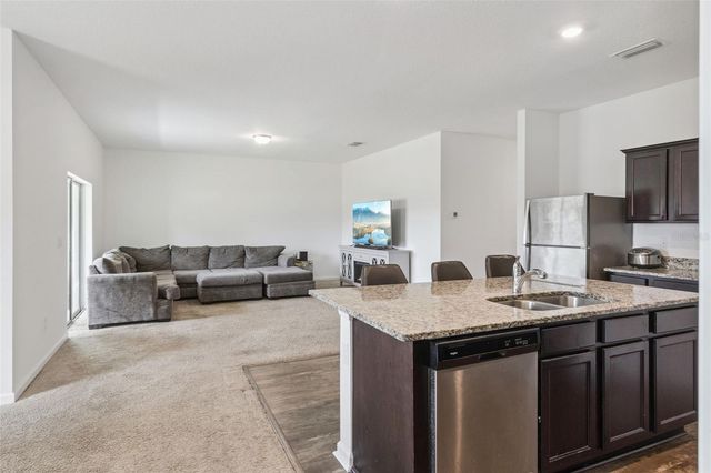 903 SHIMMERING OAKS LANE, Seffner, FL 33584