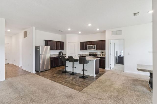 903 SHIMMERING OAKS LANE, Seffner, FL 33584