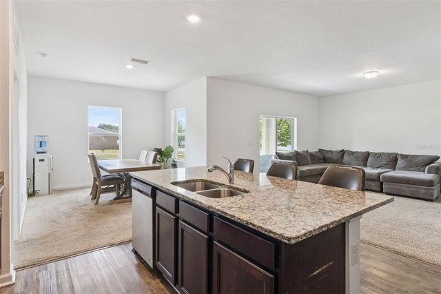 903 SHIMMERING OAKS LANE, Seffner, FL 33584