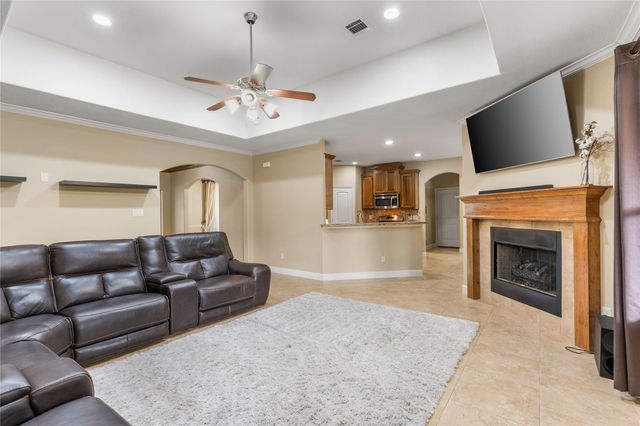 906 Fairbanks Drive, Magnolia, TX 77354