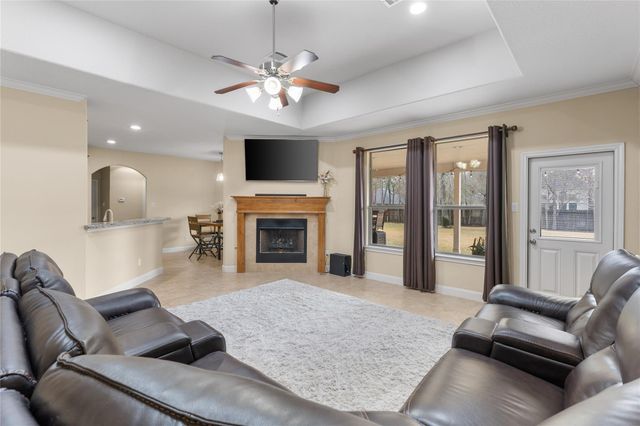 906 Fairbanks Drive, Magnolia, TX 77354