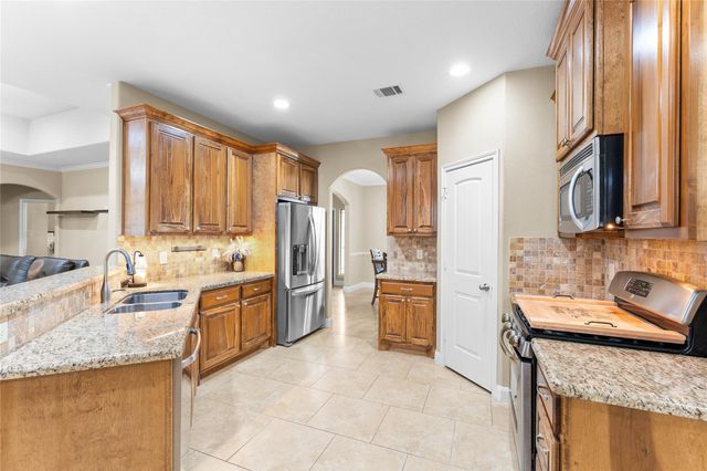 906 Fairbanks Drive, Magnolia, TX 77354