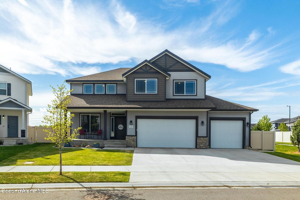 1622 N MINAM LOOP, Post Falls, ID 83854