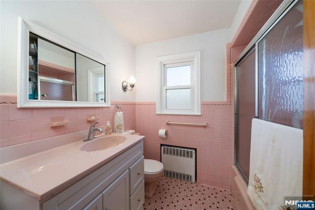21 Preble Place, Rutherford, NJ 07070