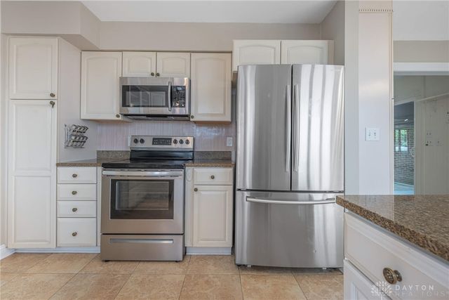 215 Beverly Place, Oakwood, OH 45419