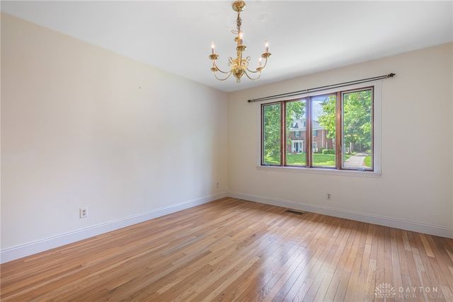 215 Beverly Place, Oakwood, OH 45419