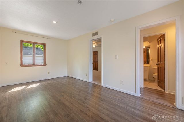 215 Beverly Place, Oakwood, OH 45419