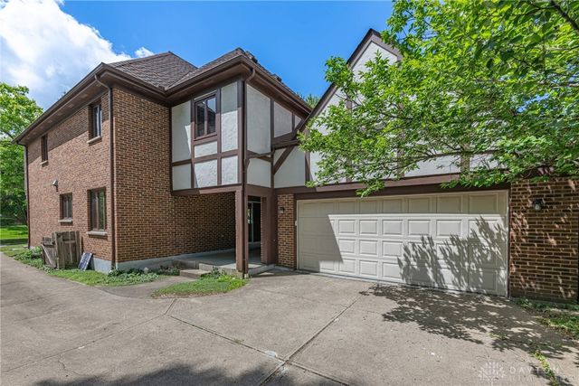 215 Beverly Place, Oakwood, OH 45419