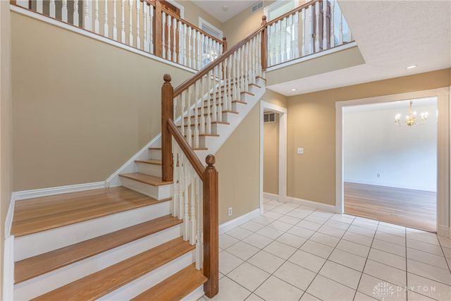 215 Beverly Place, Oakwood, OH 45419
